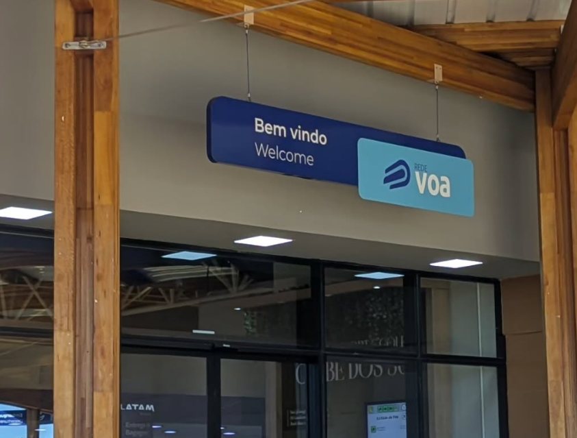 Placa de boas-vindas na entrada do aeroporto de Ribeirão Preto